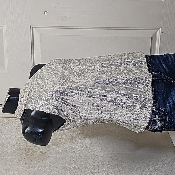 Love on  Hanger Sequin Blouse - Picture 2 of 7